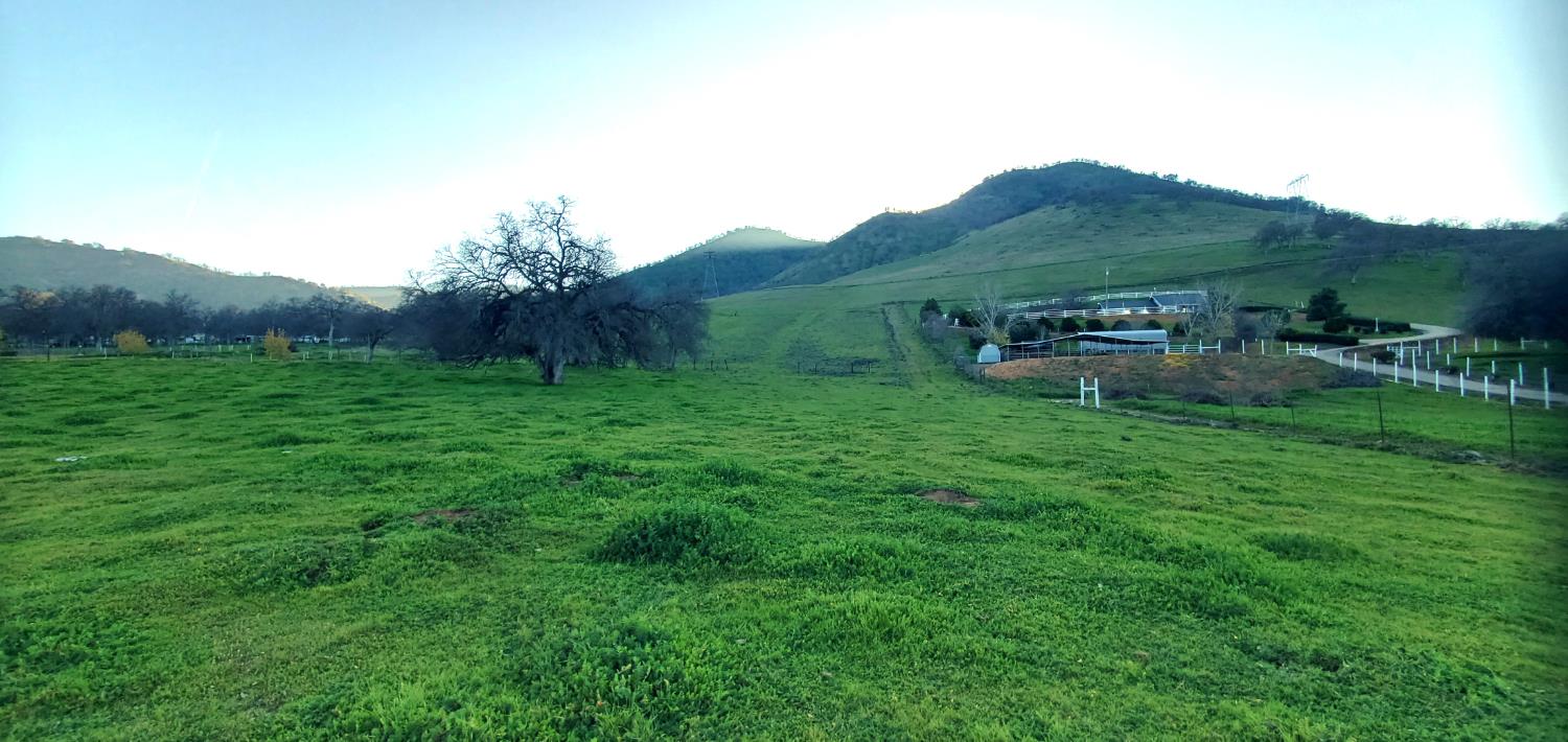 6 0 N Elwood Rd, Sanger, CA 93657