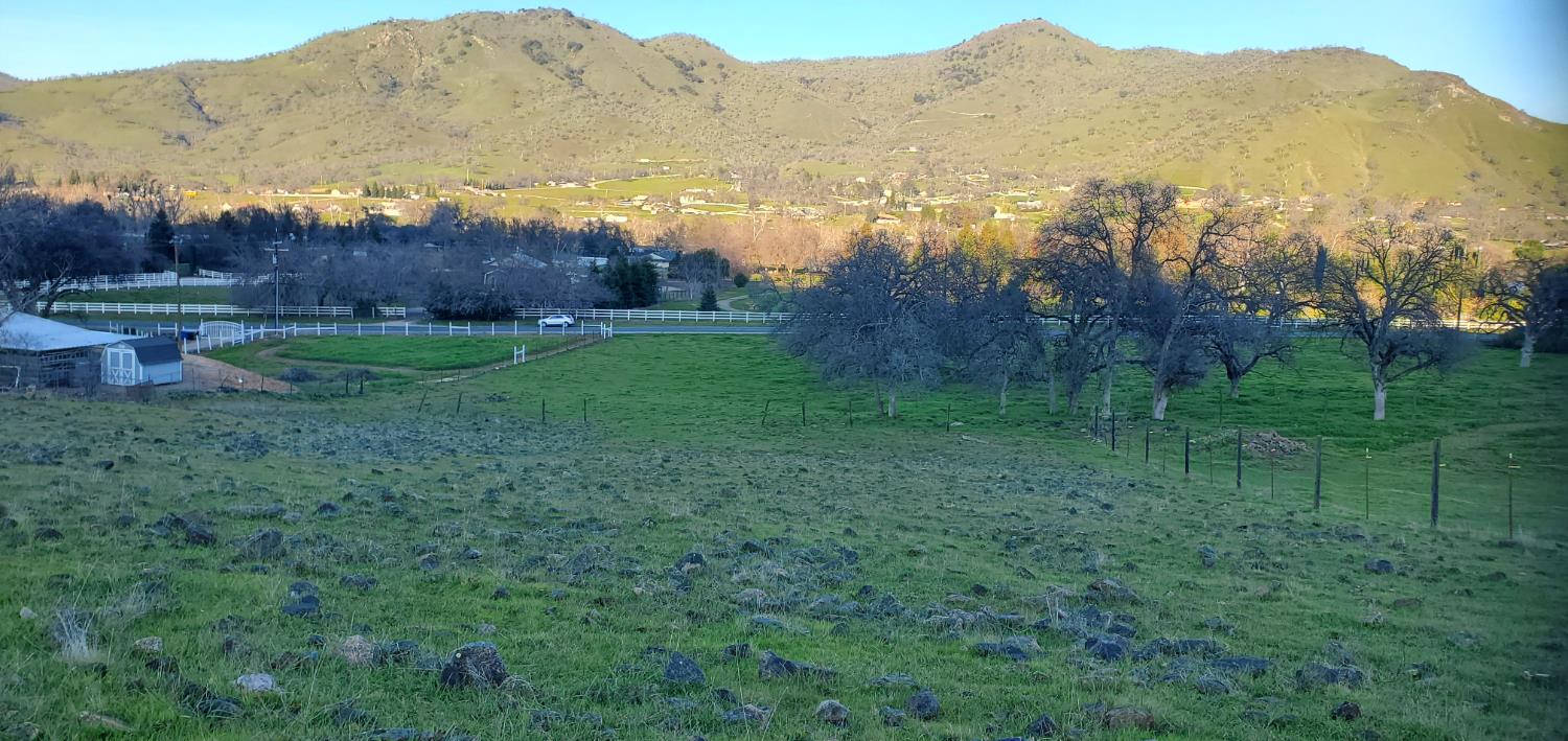 6 0 N Elwood Rd, Sanger, CA 93657