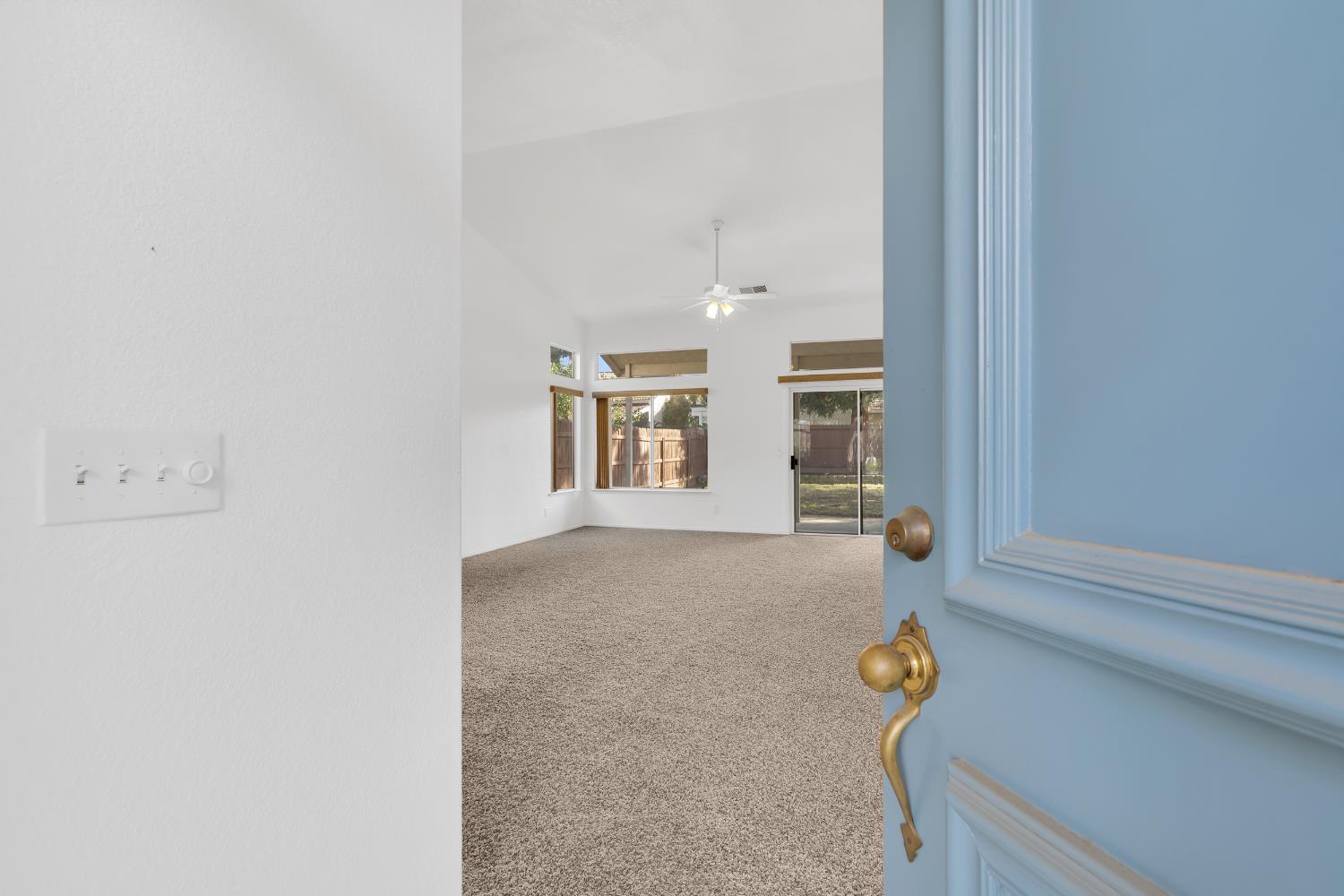 8590 N Sierra Vista Ave, Fresno, CA 93720