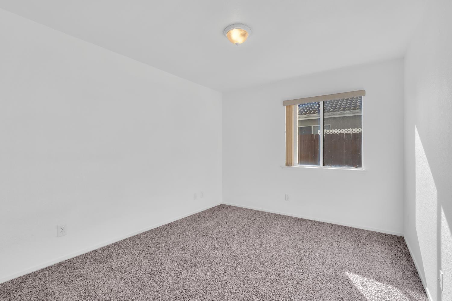 8590 N Sierra Vista Ave, Fresno, CA 93720