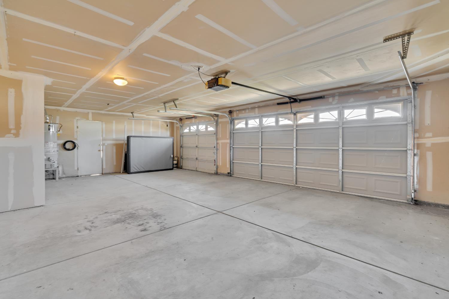 8590 N Sierra Vista Ave, Fresno, CA 93720