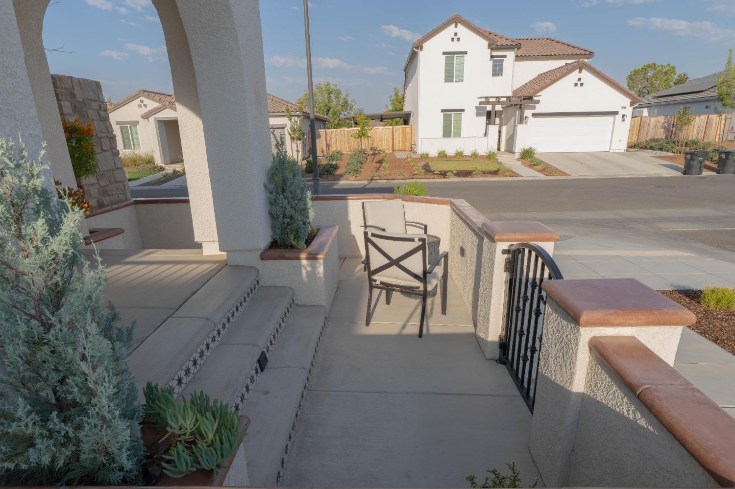 748 Ridgebank Ave, Madera, CA 93636