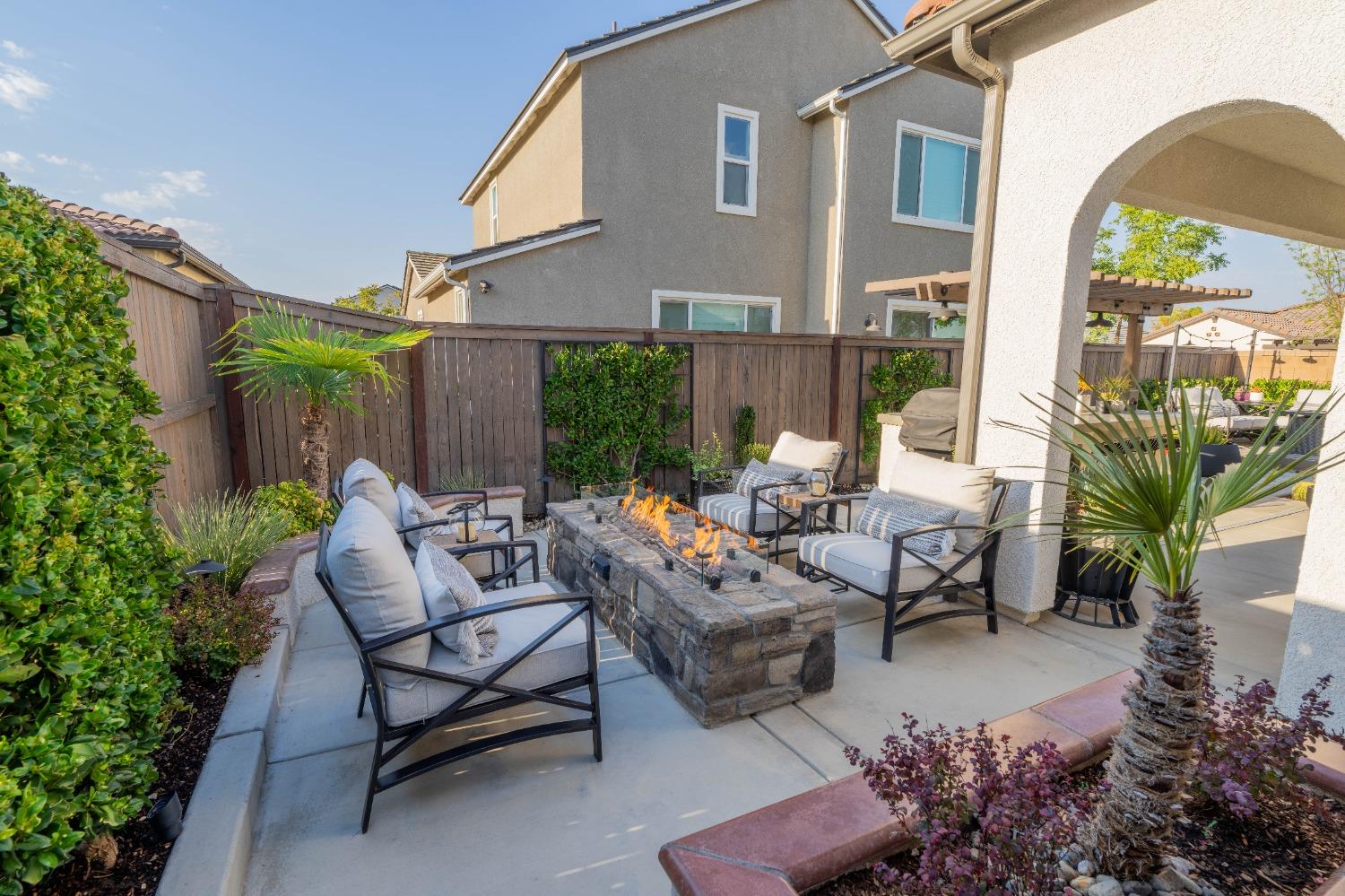 748 Ridgebank Ave, Madera, CA 93636