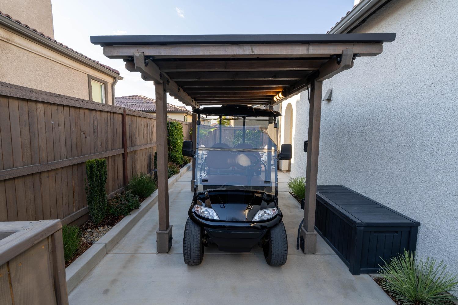 748 Ridgebank Ave, Madera, CA 93636