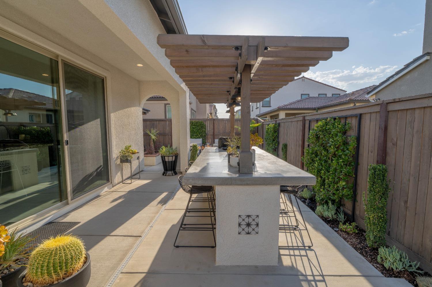 748 Ridgebank Ave, Madera, CA 93636