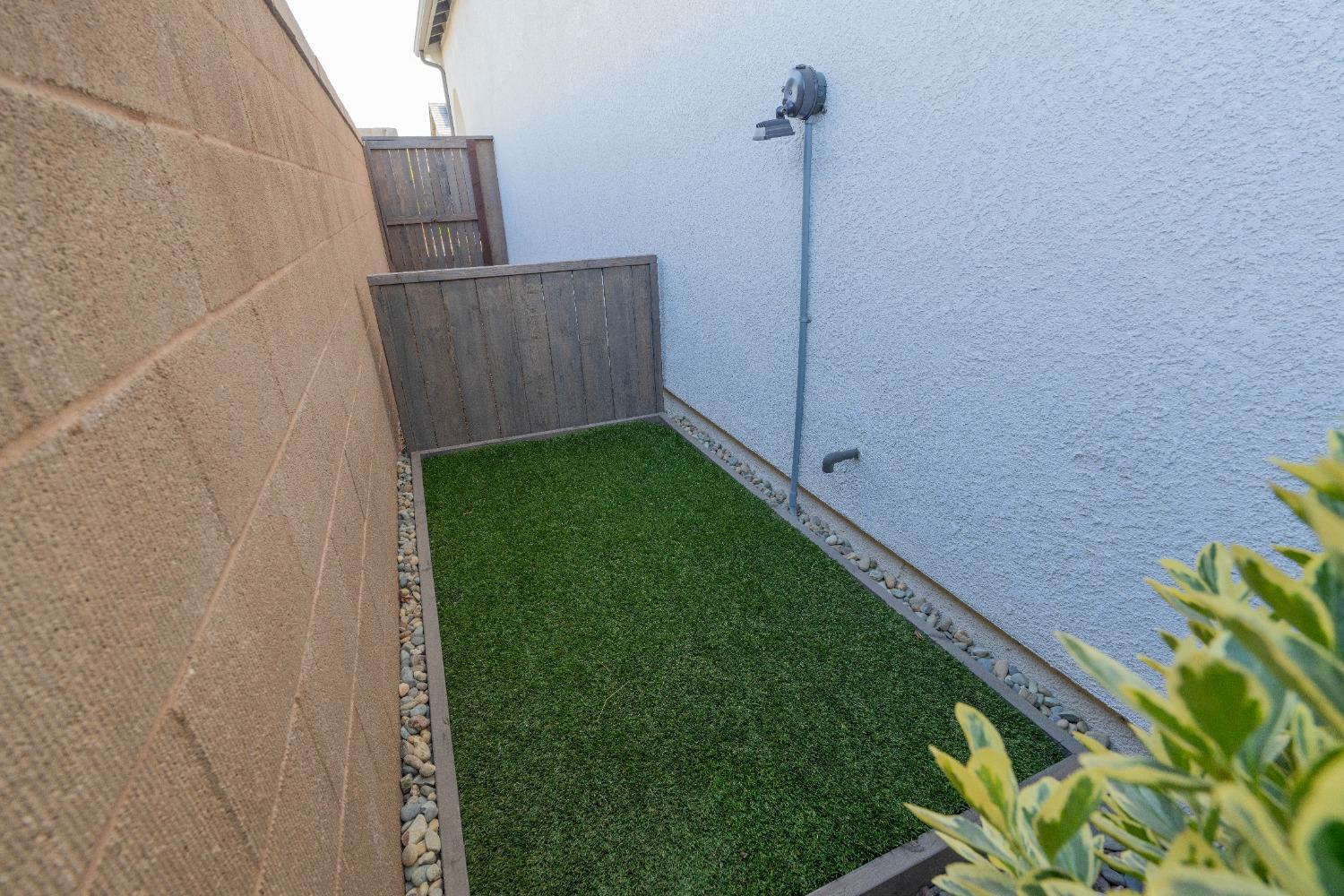 748 Ridgebank Ave, Madera, CA 93636