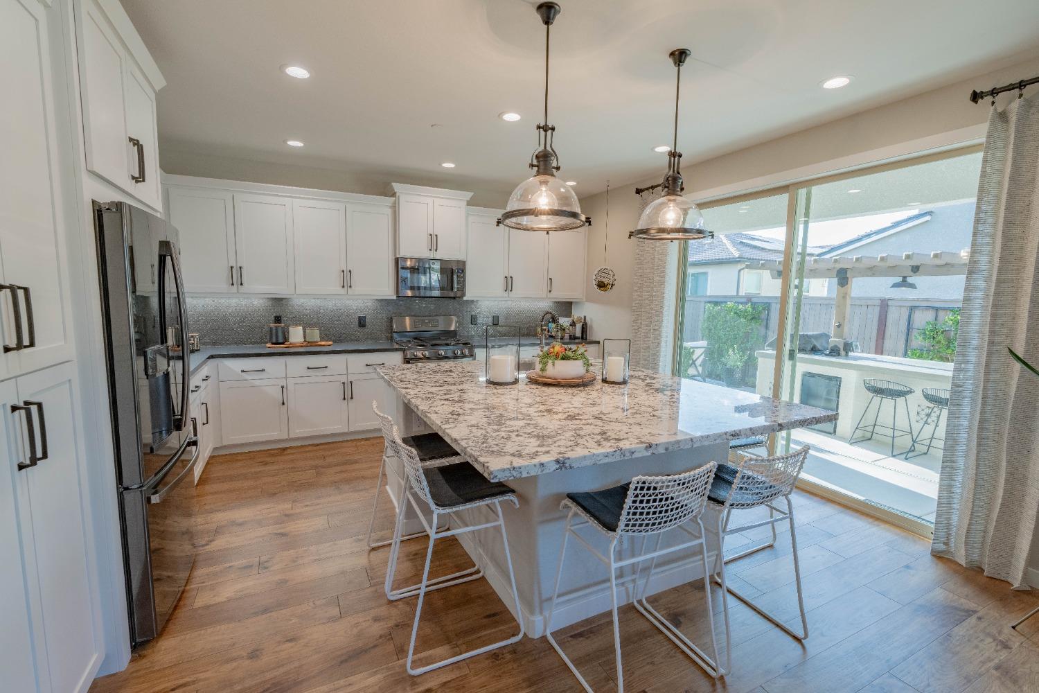 748 Ridgebank Ave, Madera, CA 93636