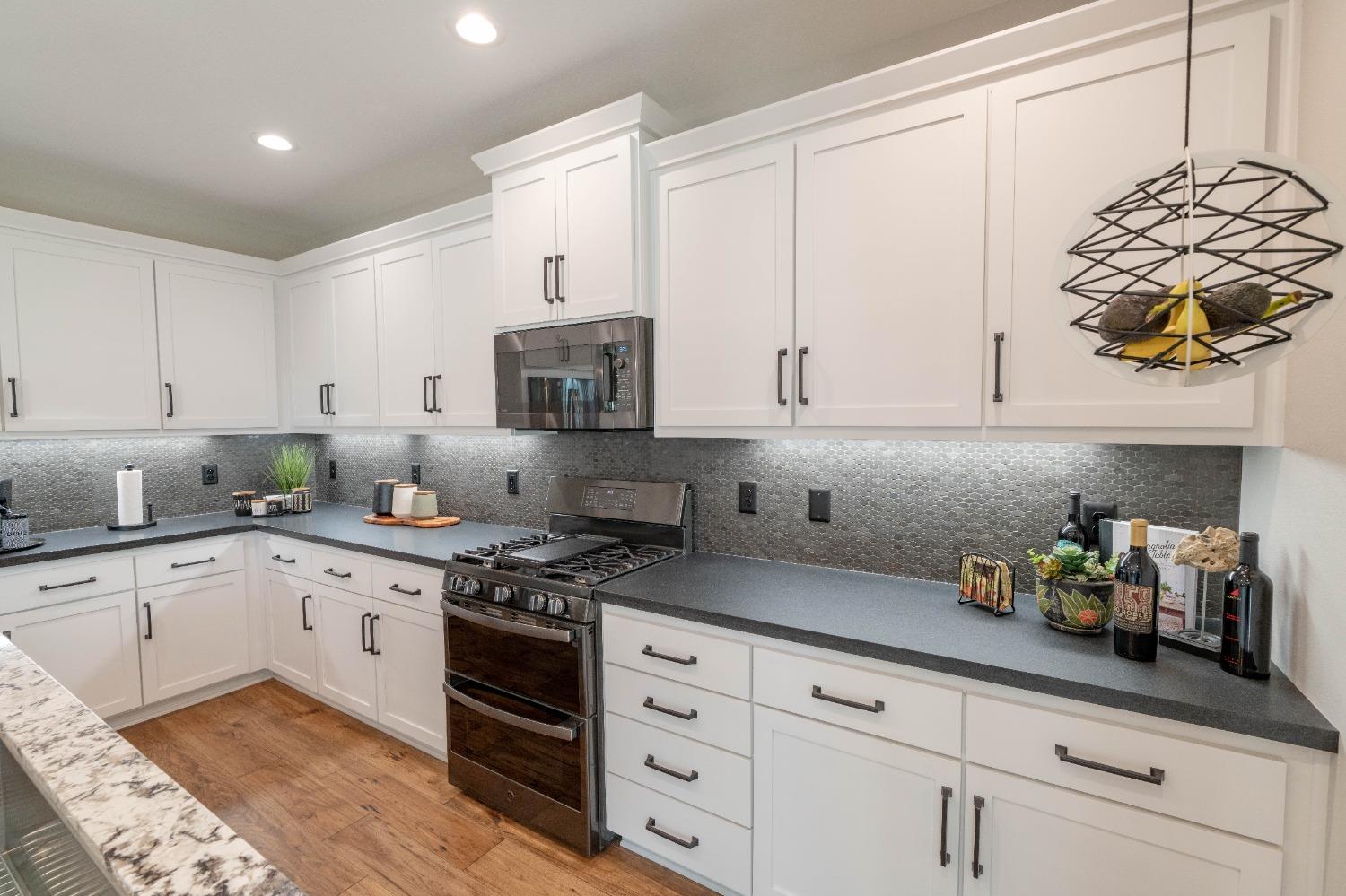 748 Ridgebank Ave, Madera, CA 93636