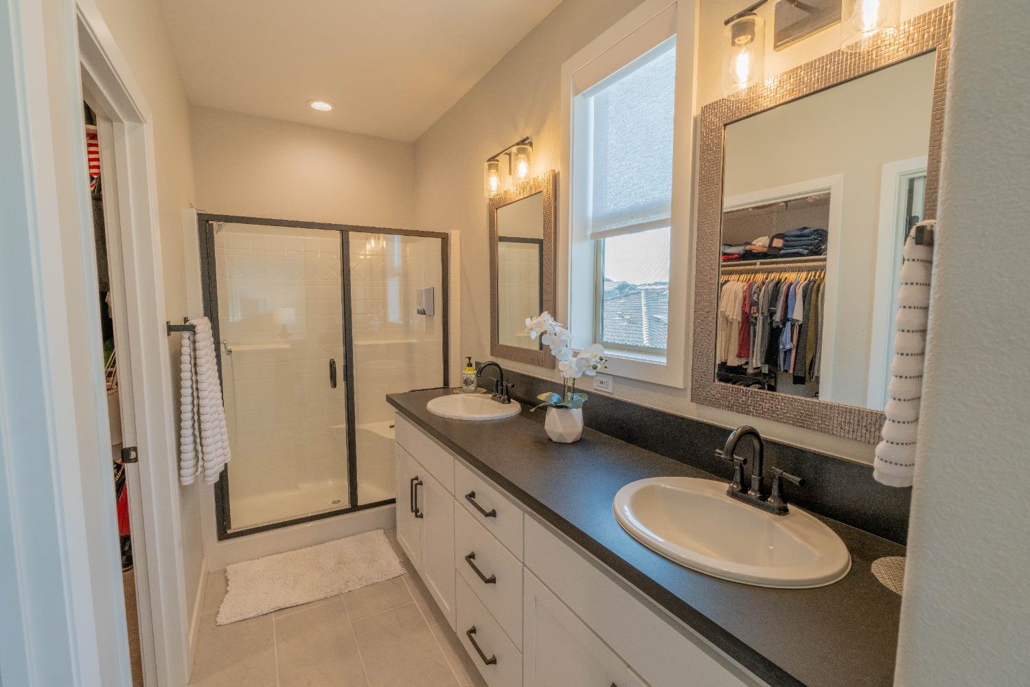 748 Ridgebank Ave, Madera, CA 93636