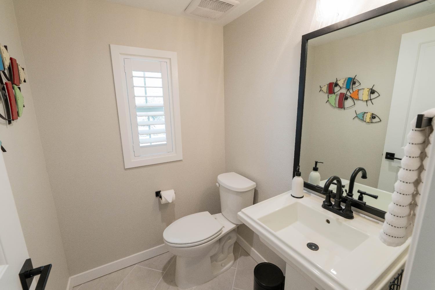 748 Ridgebank Ave, Madera, CA 93636