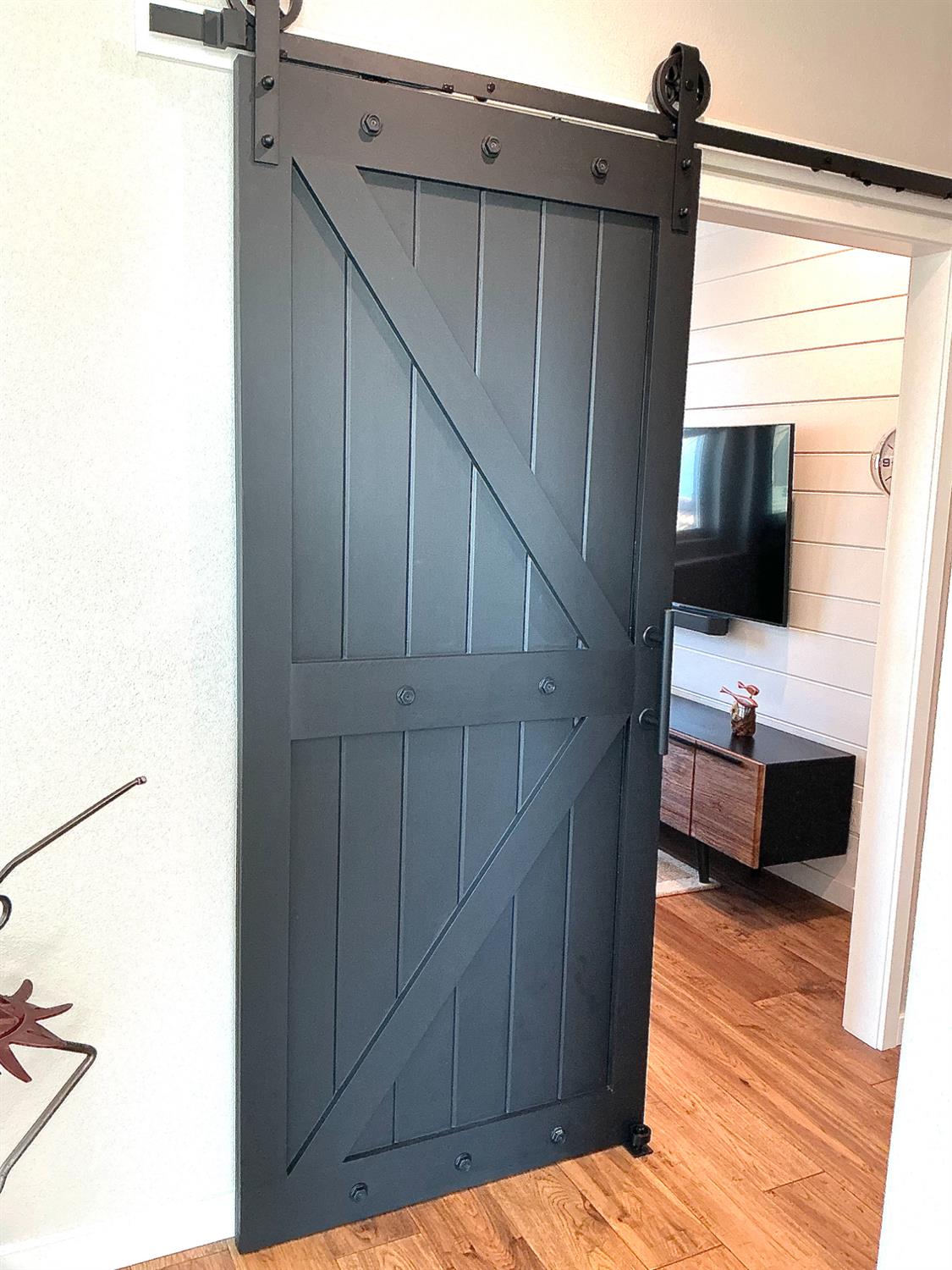 748 Ridgebank Ave, Madera, CA 93636