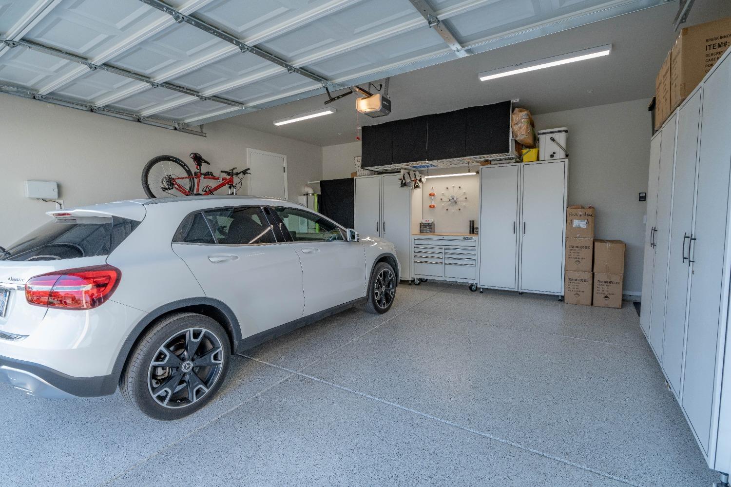 748 Ridgebank Ave, Madera, CA 93636