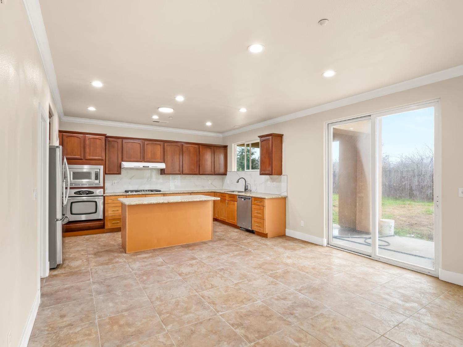 257 S Lead Ave, Fresno, CA 93706