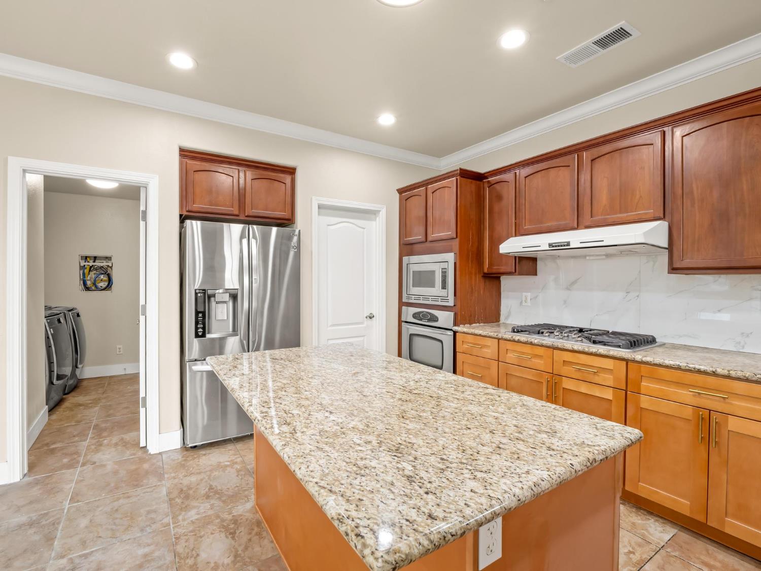 257 S Lead Ave, Fresno, CA 93706