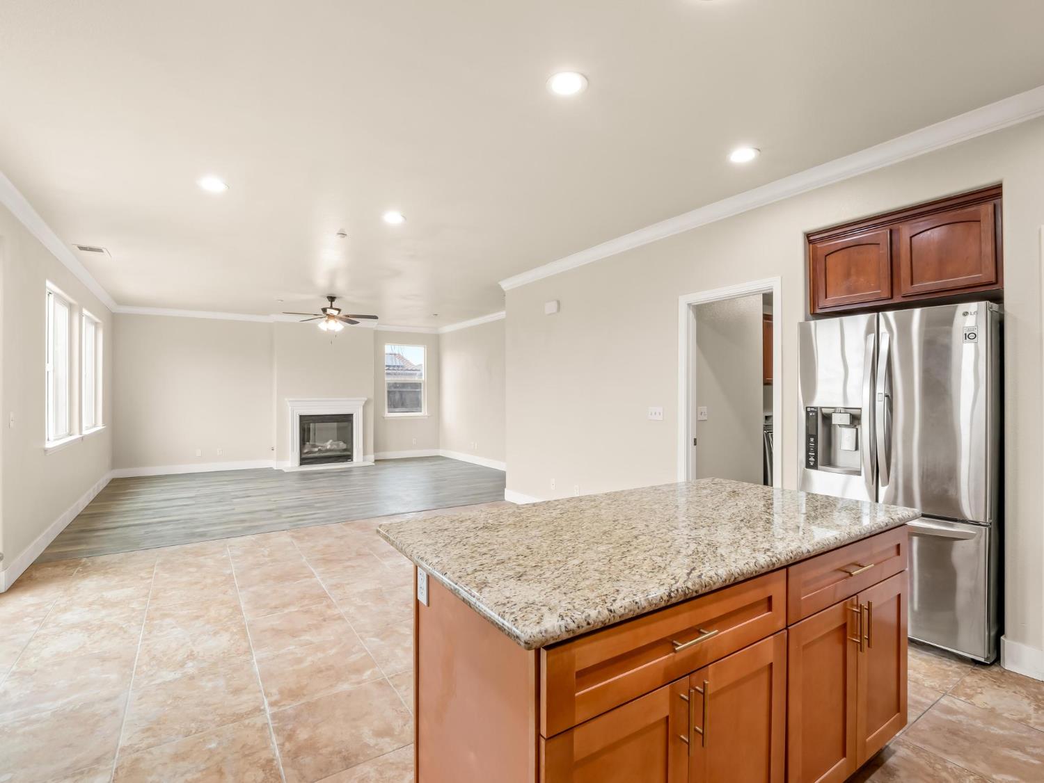 257 S Lead Ave, Fresno, CA 93706