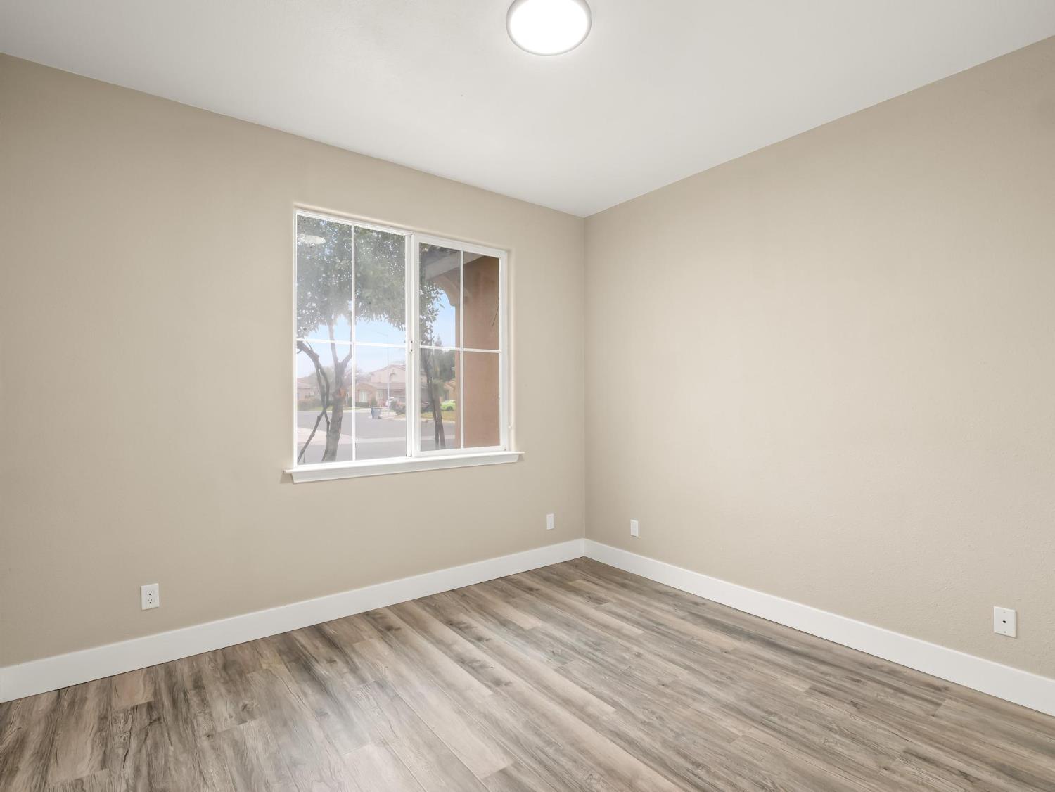 257 S Lead Ave, Fresno, CA 93706