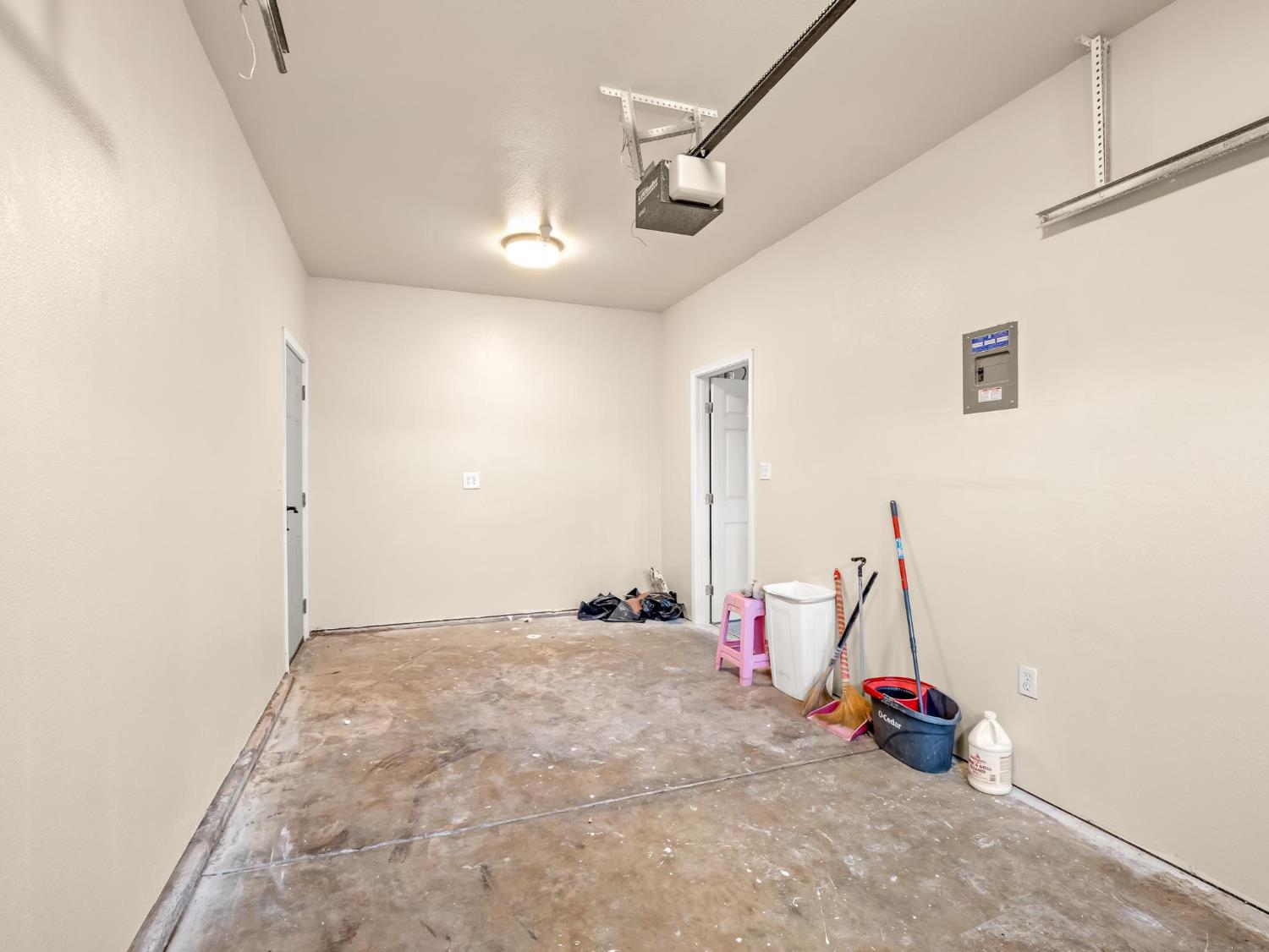 257 S Lead Ave, Fresno, CA 93706