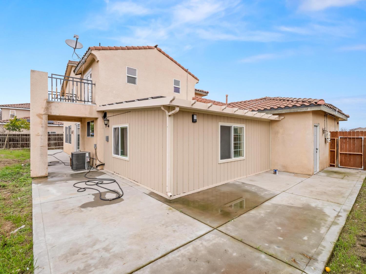 257 S Lead Ave, Fresno, CA 93706