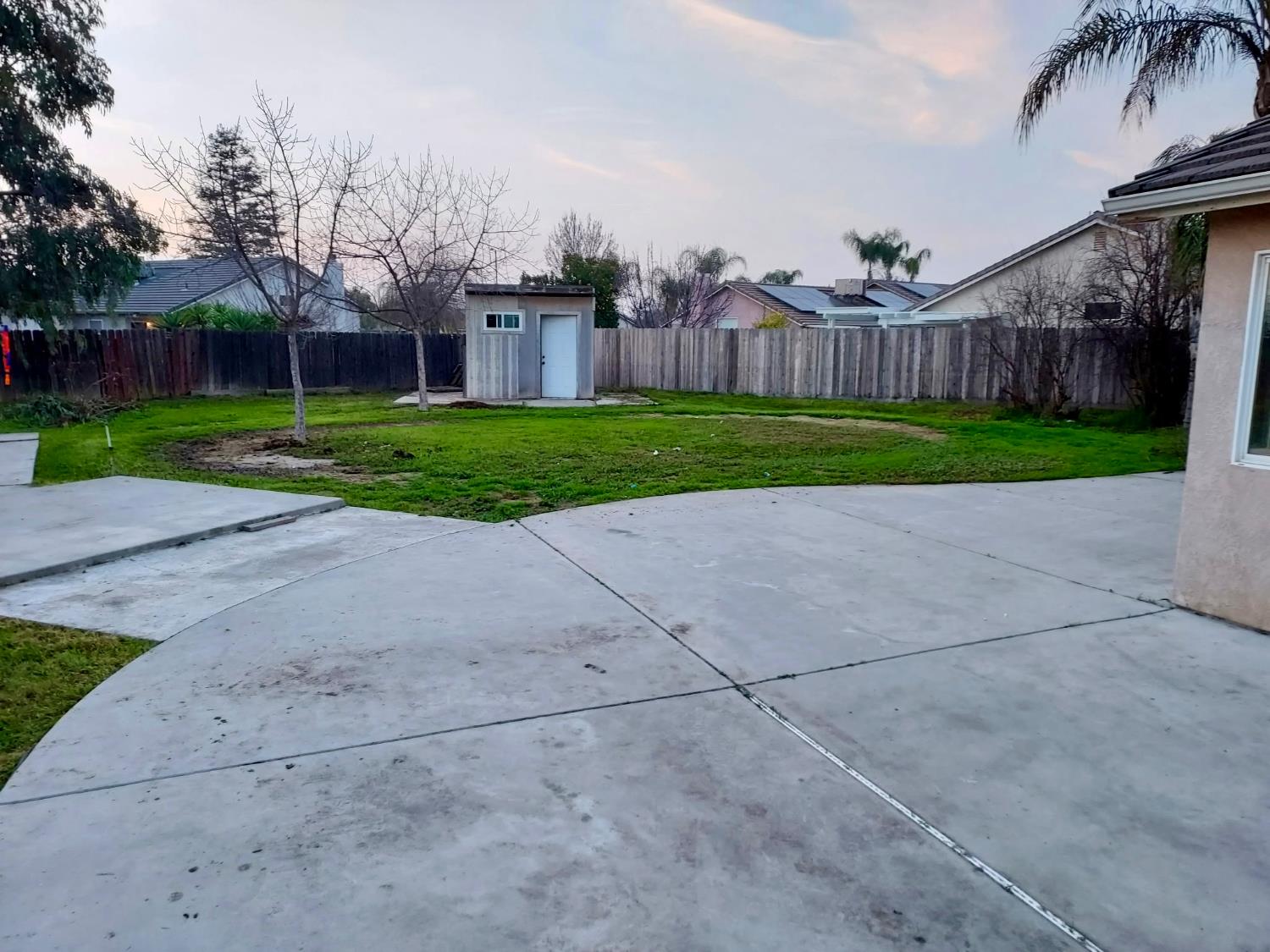 5448 E Kaviland Ave, Fresno, CA 93727