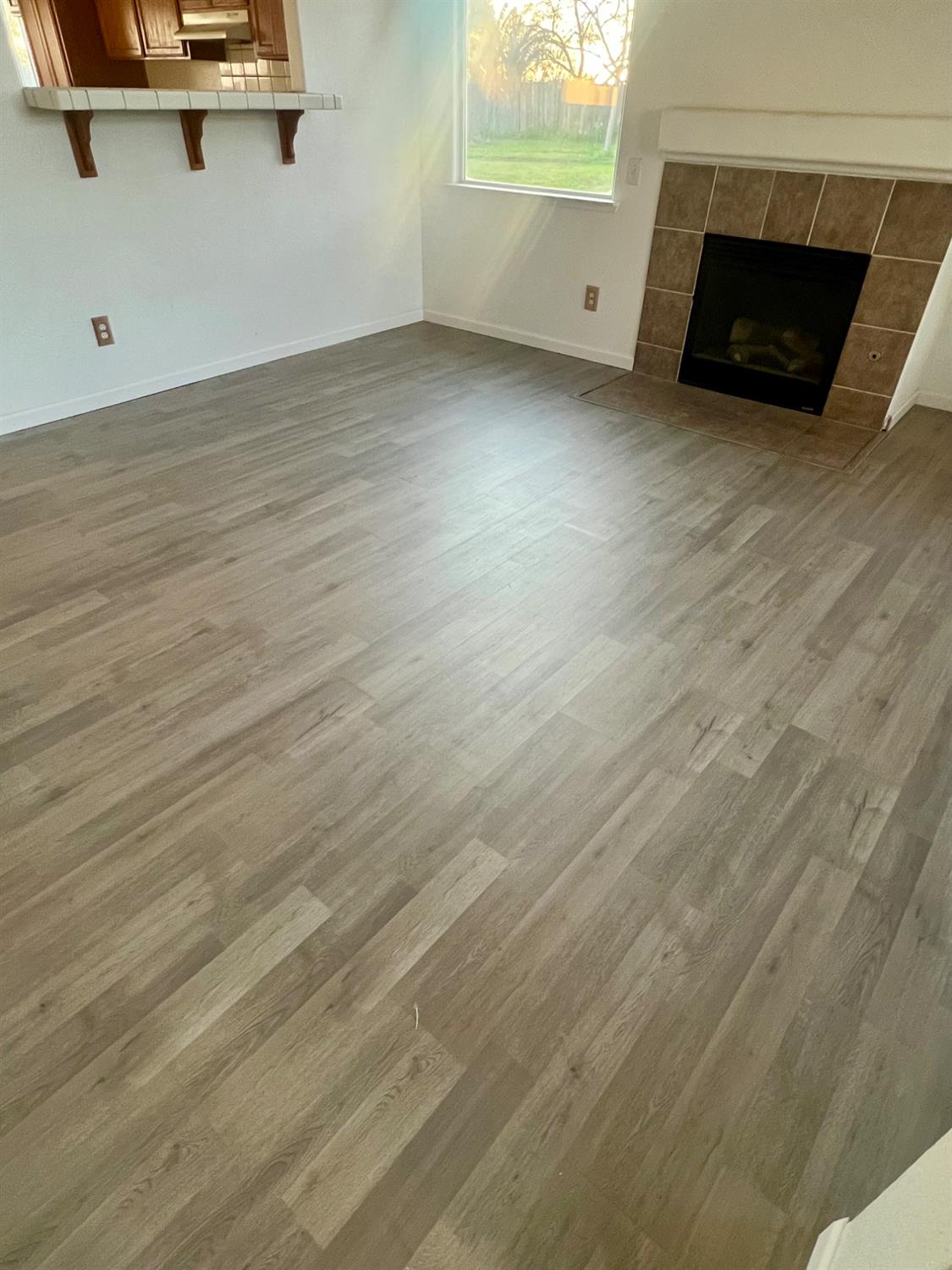 5448 E Kaviland Ave, Fresno, CA 93727