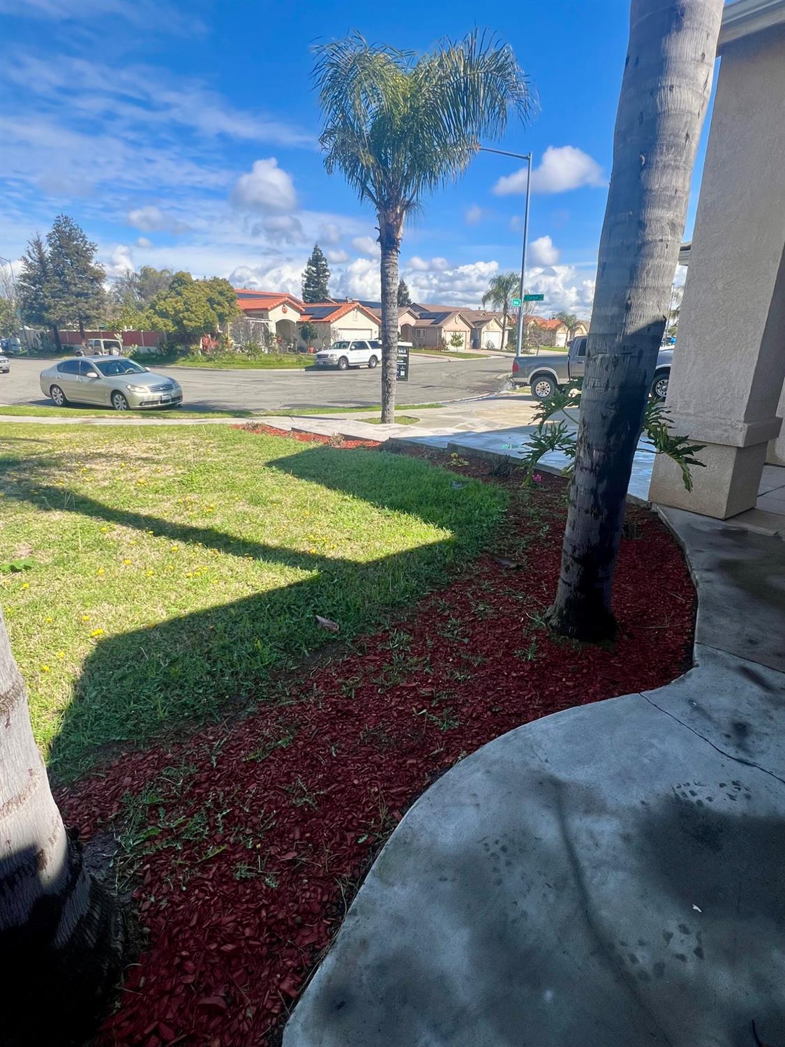 5448 E Kaviland Ave, Fresno, CA 93727