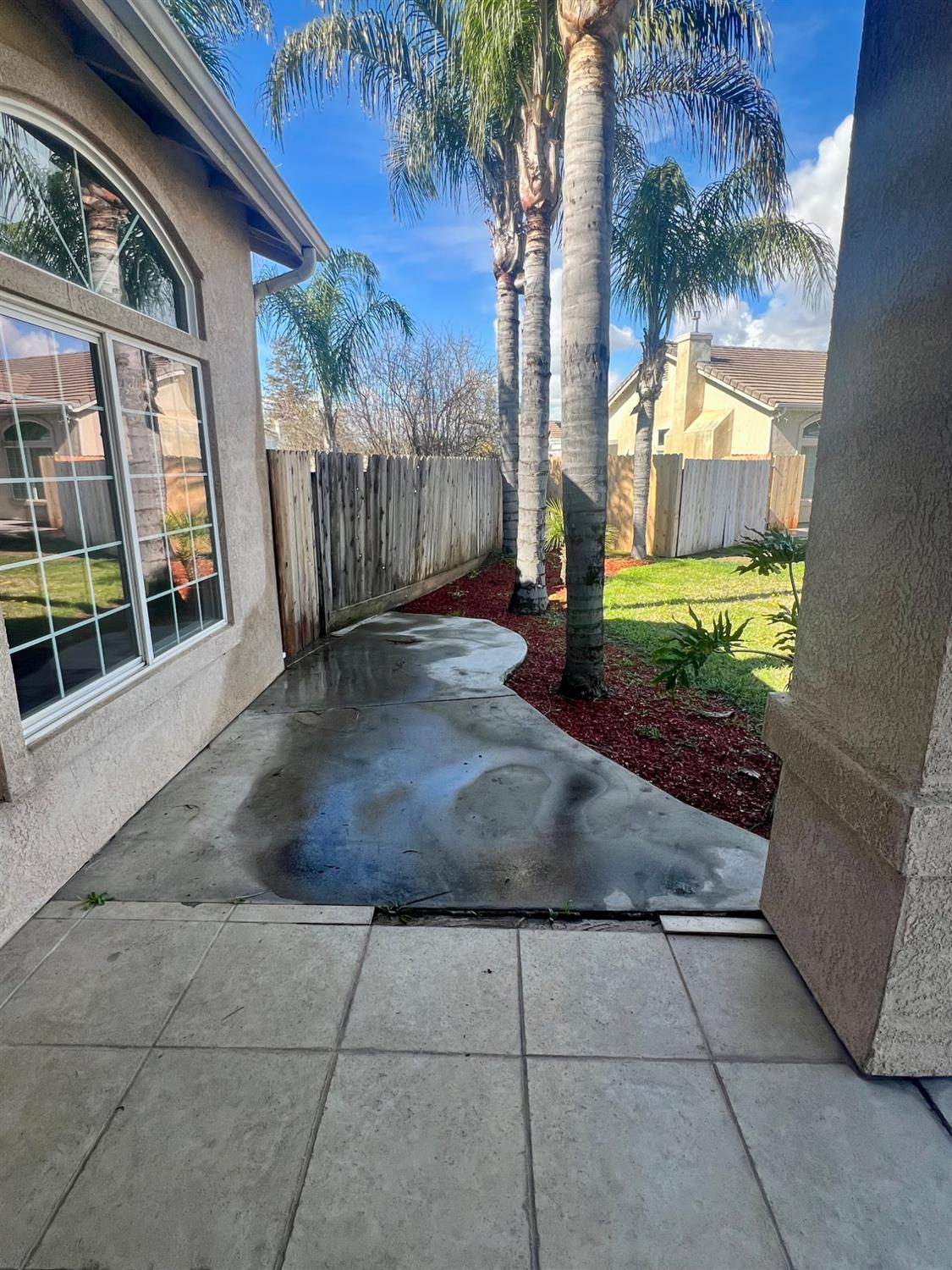 5448 E Kaviland Ave, Fresno, CA 93727