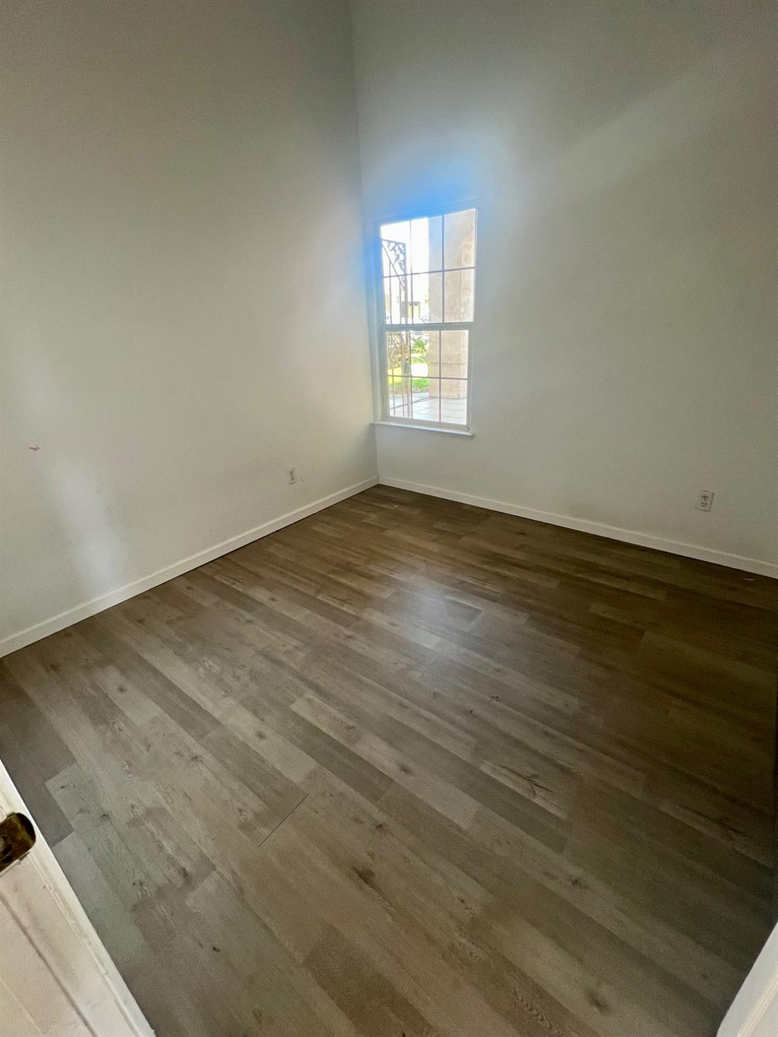 5448 E Kaviland Ave, Fresno, CA 93727