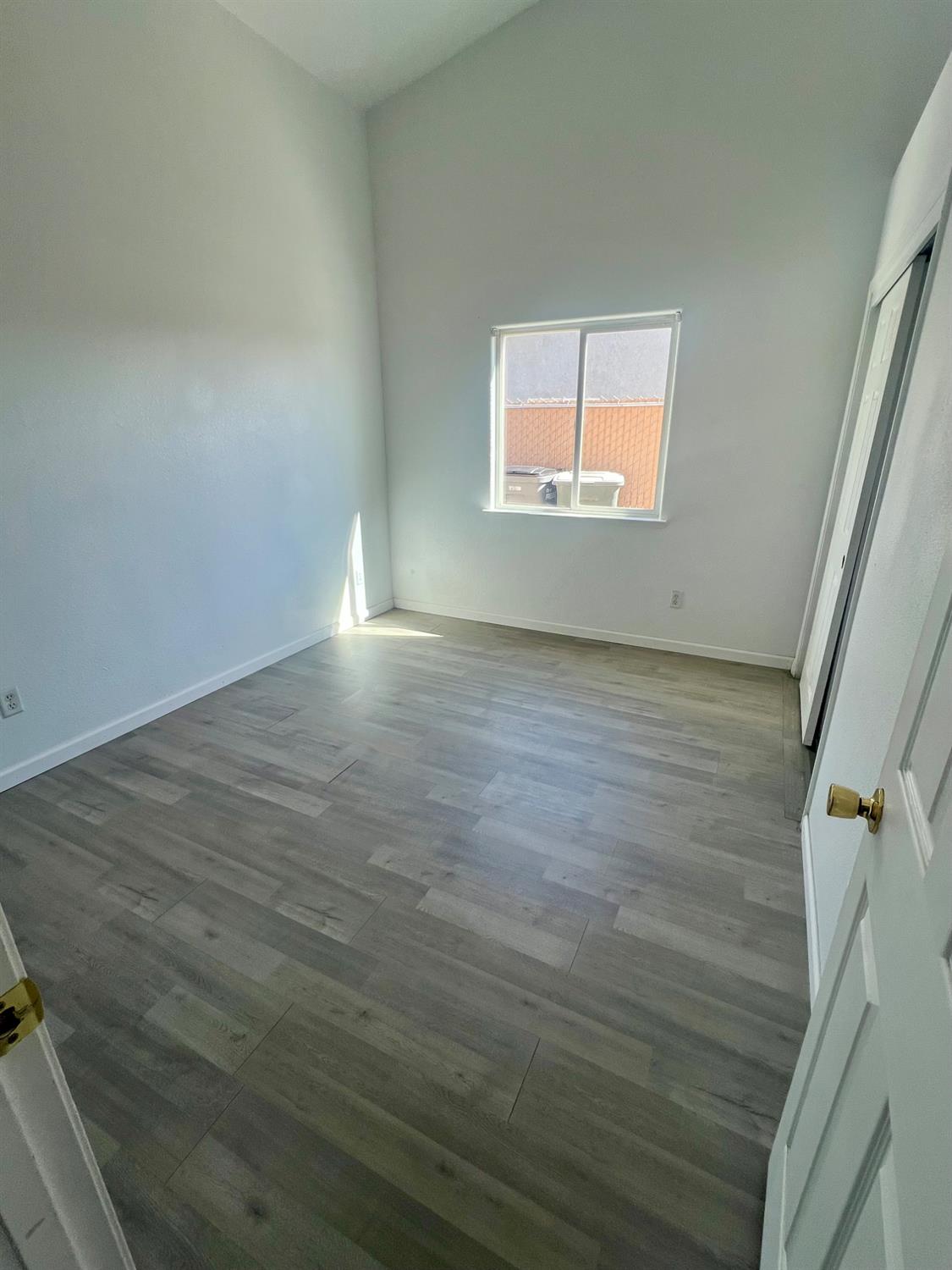 5448 E Kaviland Ave, Fresno, CA 93727