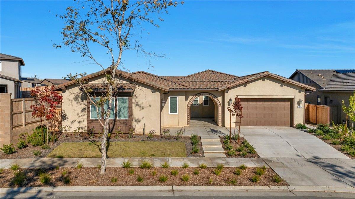 1023 Beaver Pond Loop, Madera, CA 93636