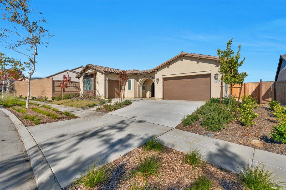 1023 Beaver Pond Loop, Madera, CA 93636