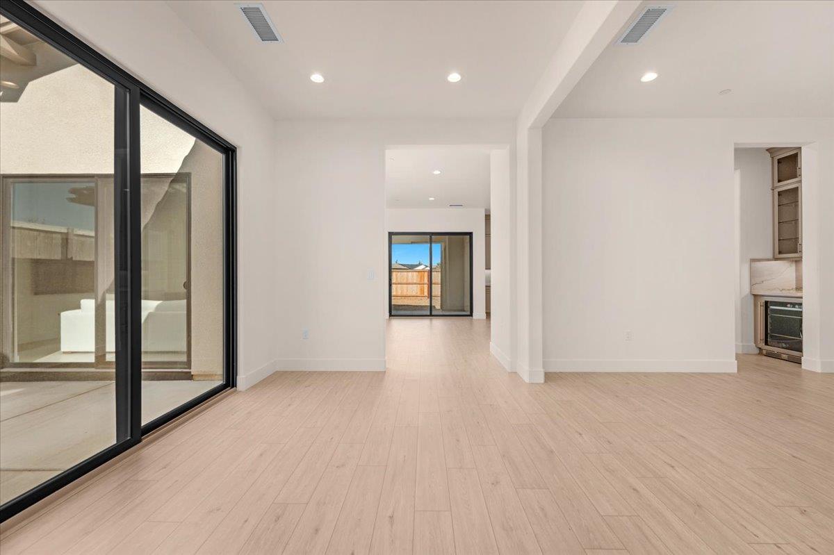 1023 Beaver Pond Loop, Madera, CA 93636