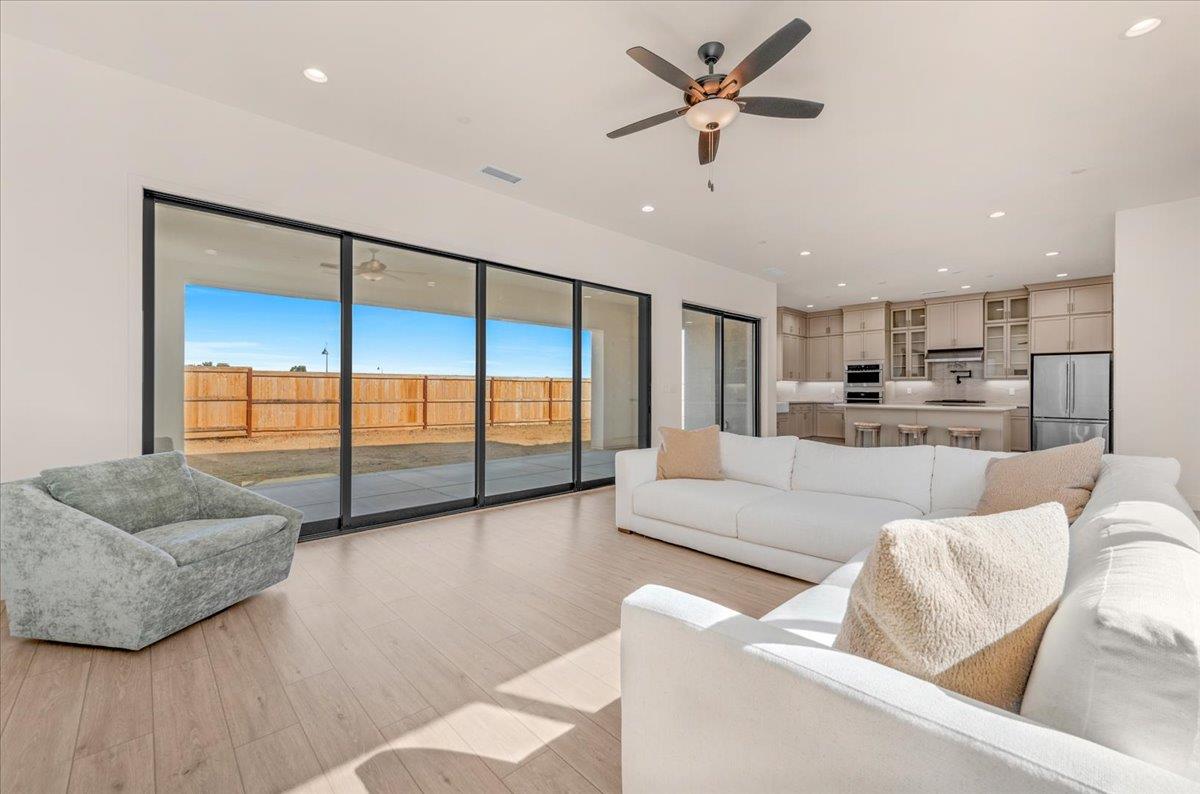 1023 Beaver Pond Loop, Madera, CA 93636