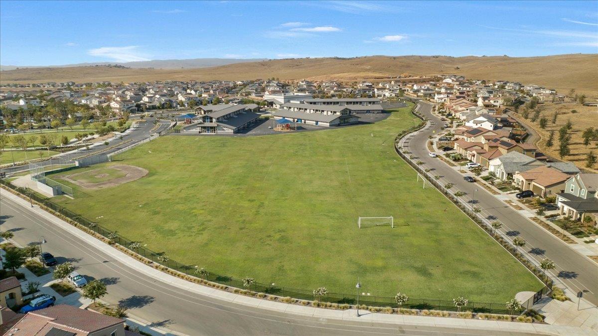 1023 Beaver Pond Loop, Madera, CA 93636