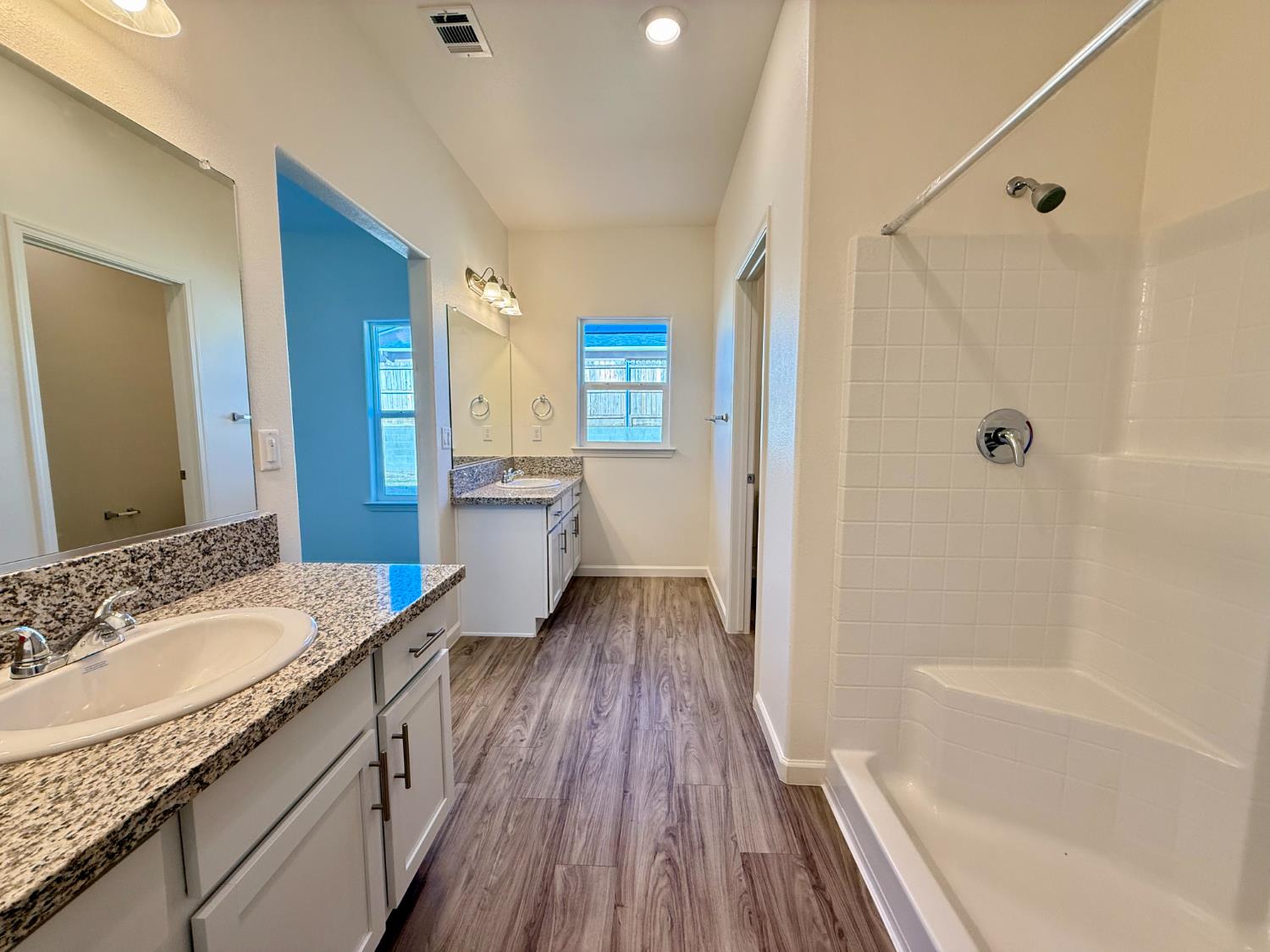 1205 E Orange St, Avenal, CA 93204