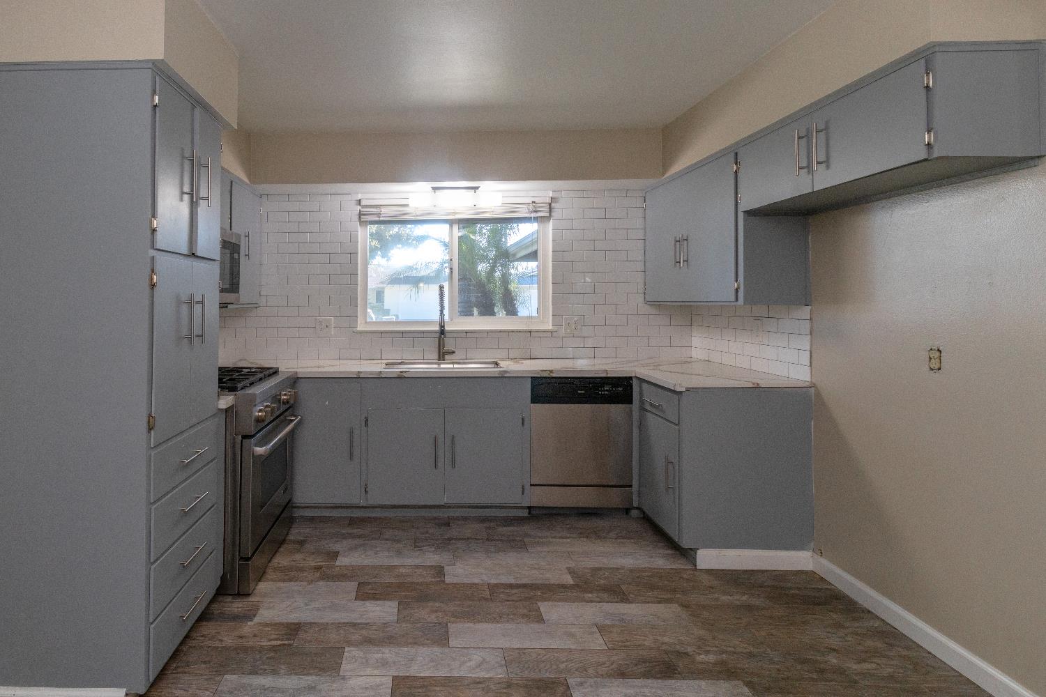 2333 E Austin Way, Fresno, CA 93726