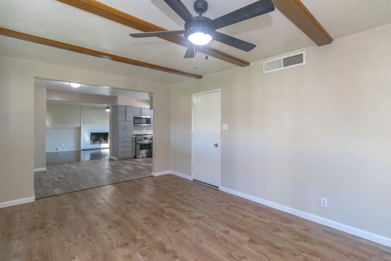 2333 E Austin Way, Fresno, CA 93726