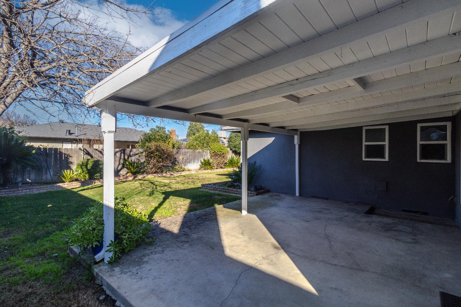 2333 E Austin Way, Fresno, CA 93726