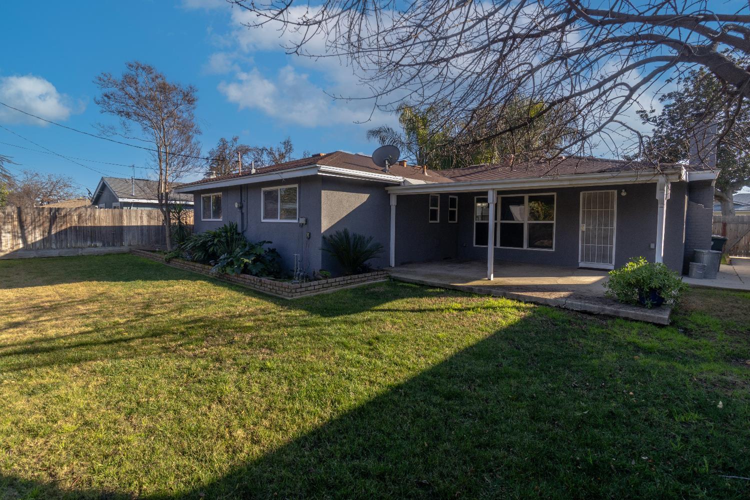 2333 E Austin Way, Fresno, CA 93726