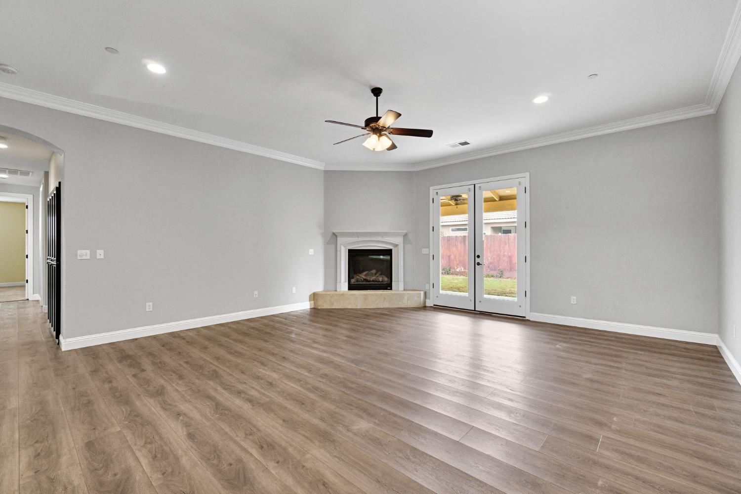 798 S Michelle, Kerman, CA 93630