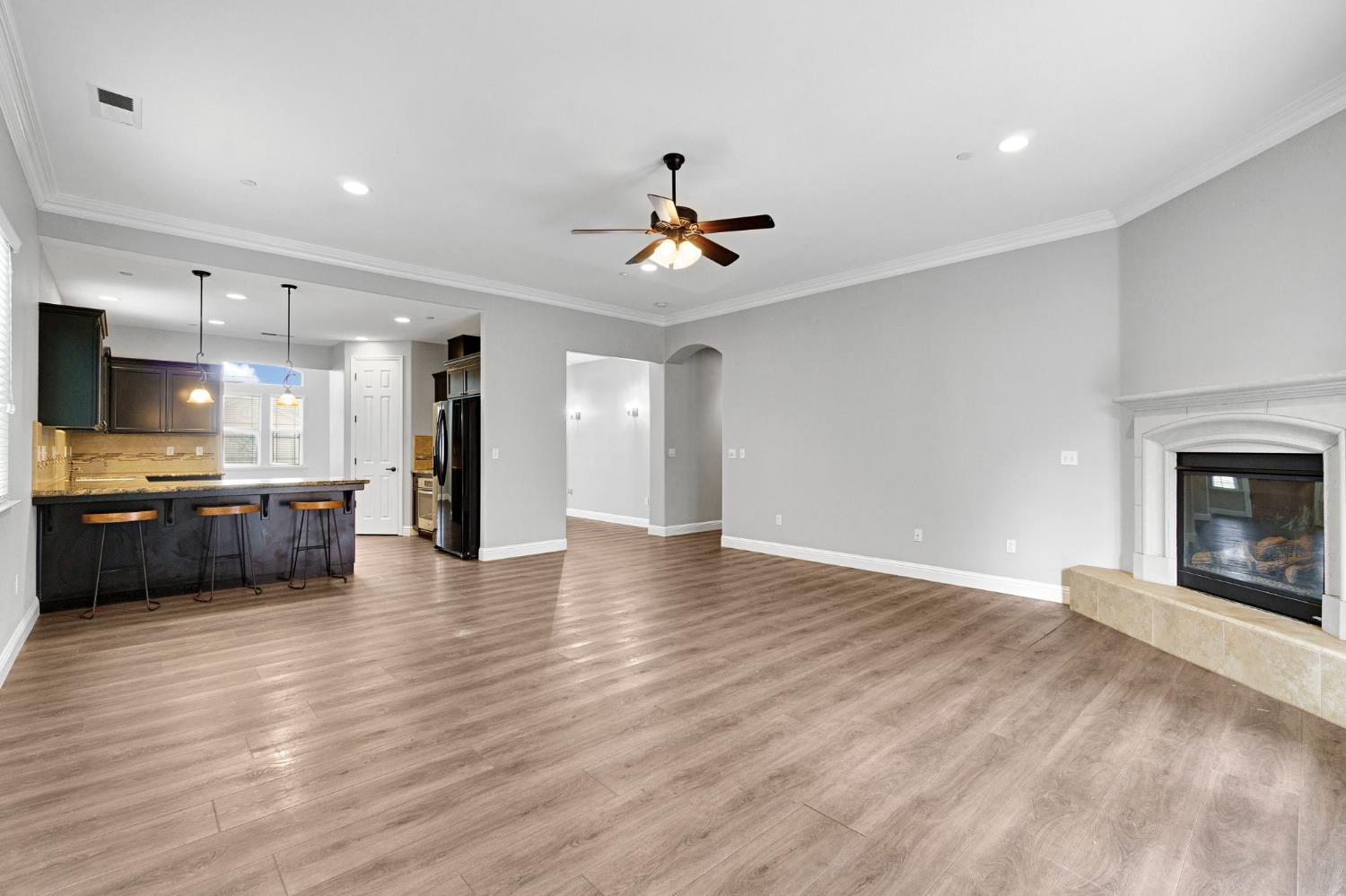 798 S Michelle, Kerman, CA 93630