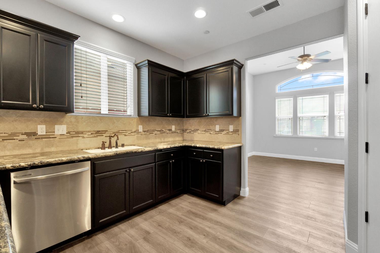 798 S Michelle, Kerman, CA 93630