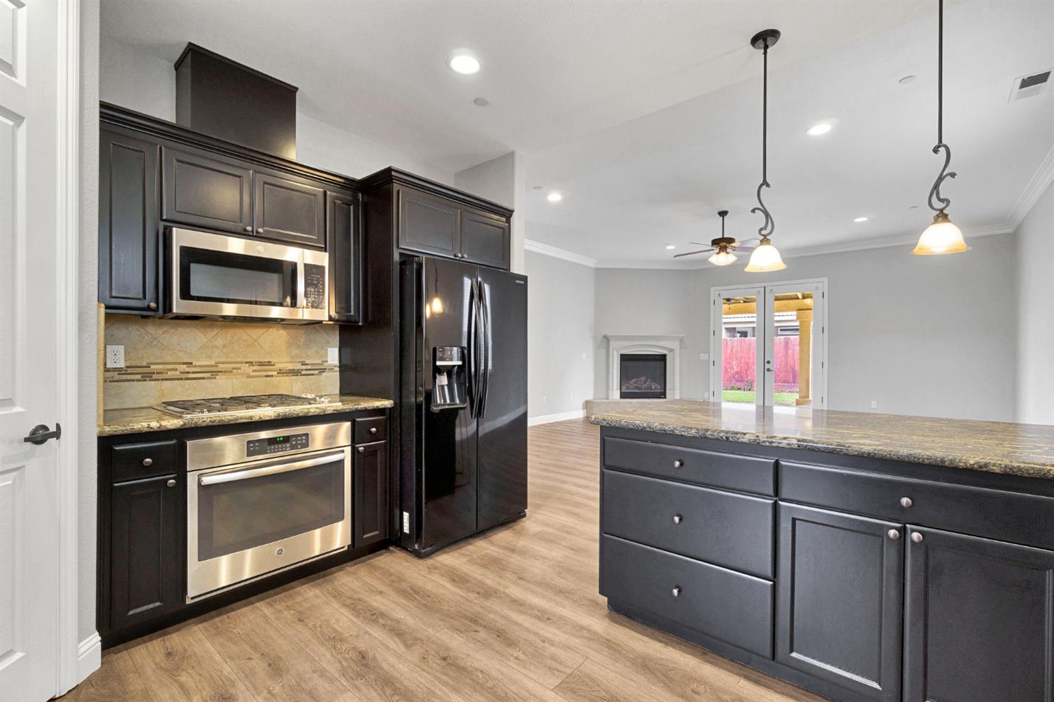 798 S Michelle, Kerman, CA 93630