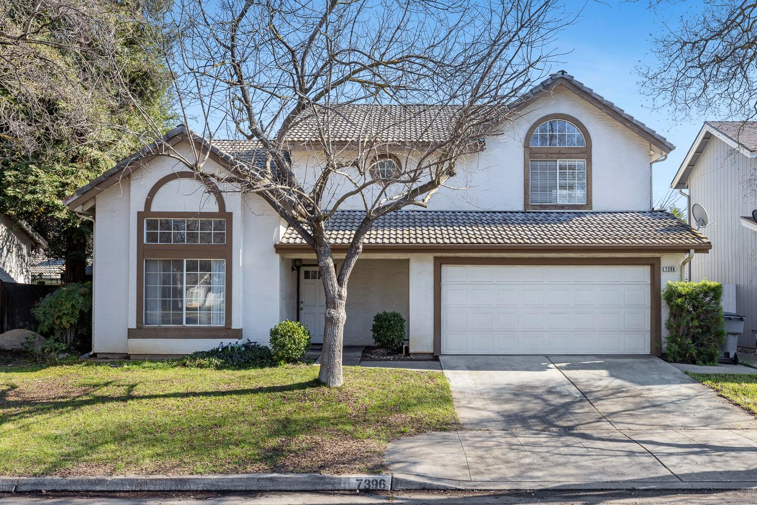 7396 N Price Ave, Fresno, CA 93720