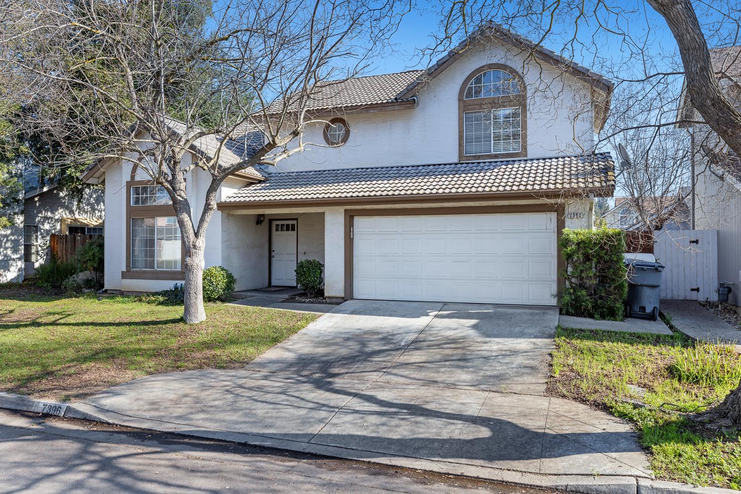 7396 N Price Ave, Fresno, CA 93720