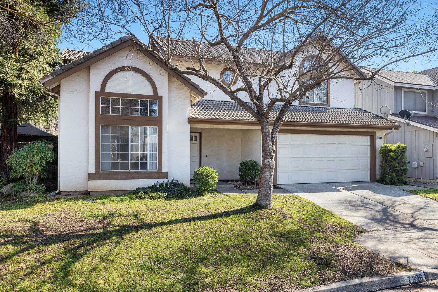 7396 N Price Ave, Fresno, CA 93720