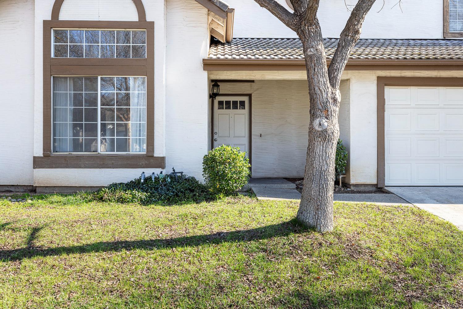 7396 N Price Ave, Fresno, CA 93720