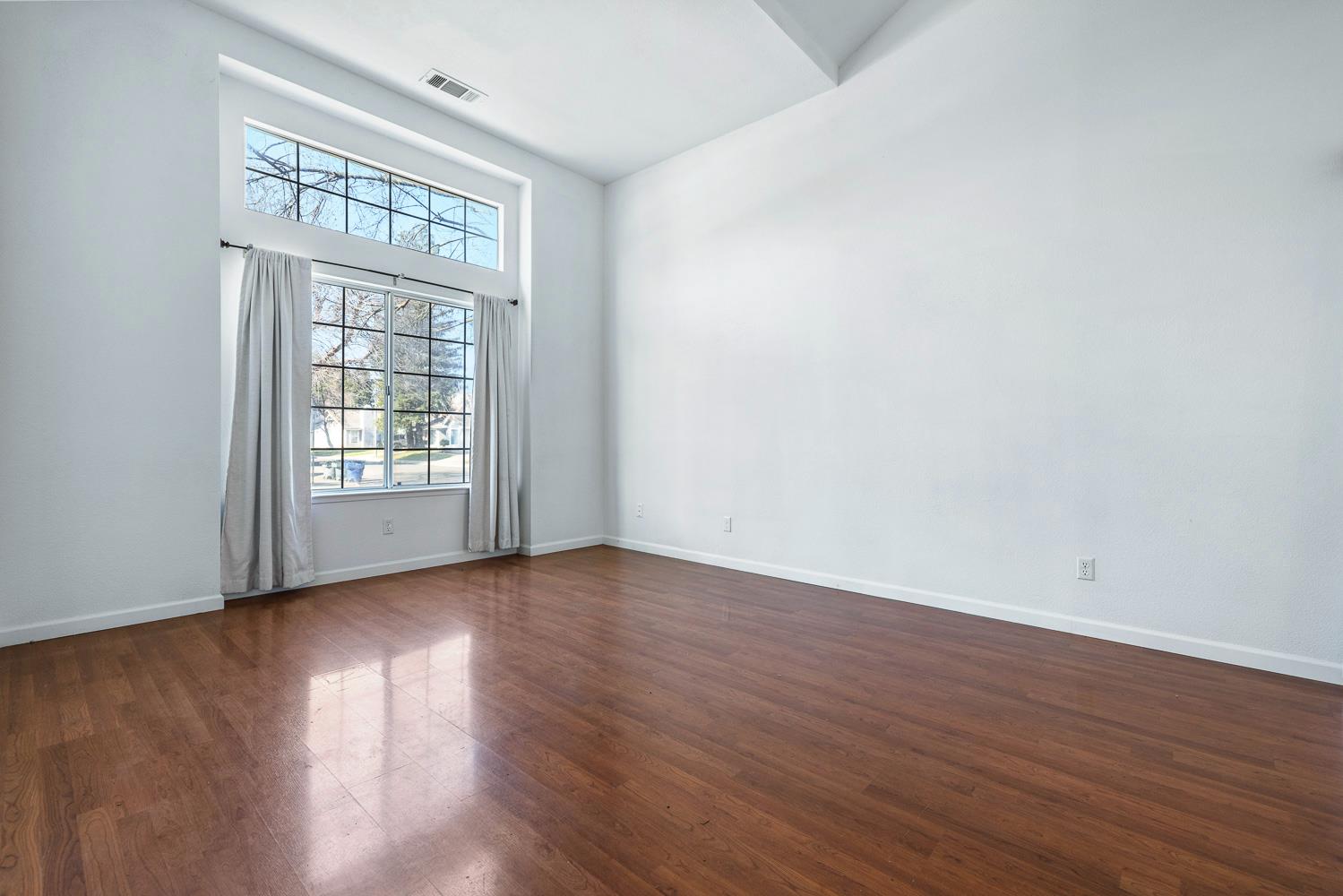 7396 N Price Ave, Fresno, CA 93720