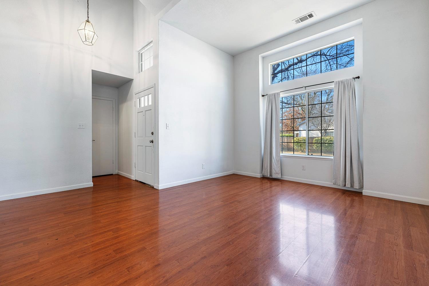 7396 N Price Ave, Fresno, CA 93720