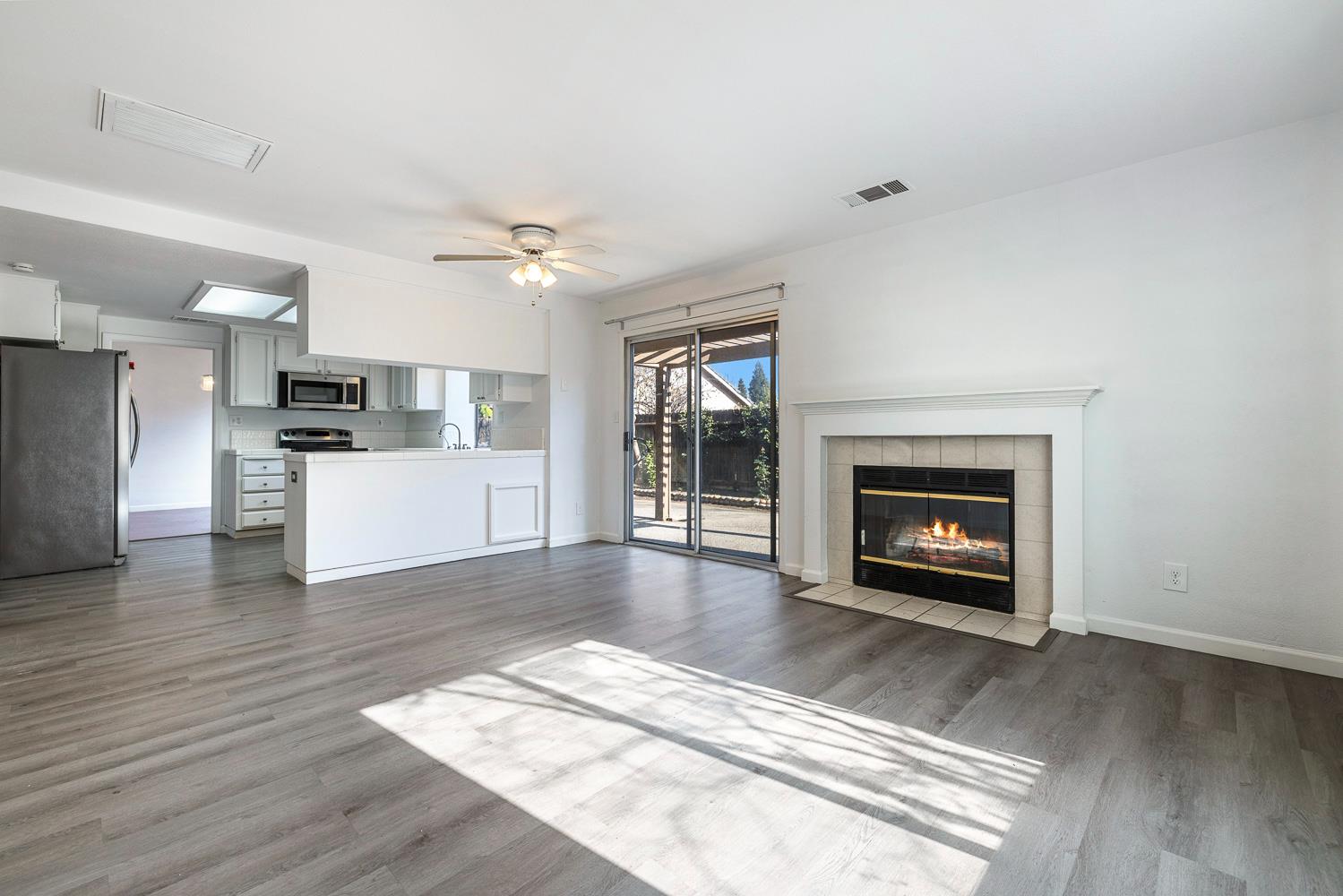 7396 N Price Ave, Fresno, CA 93720