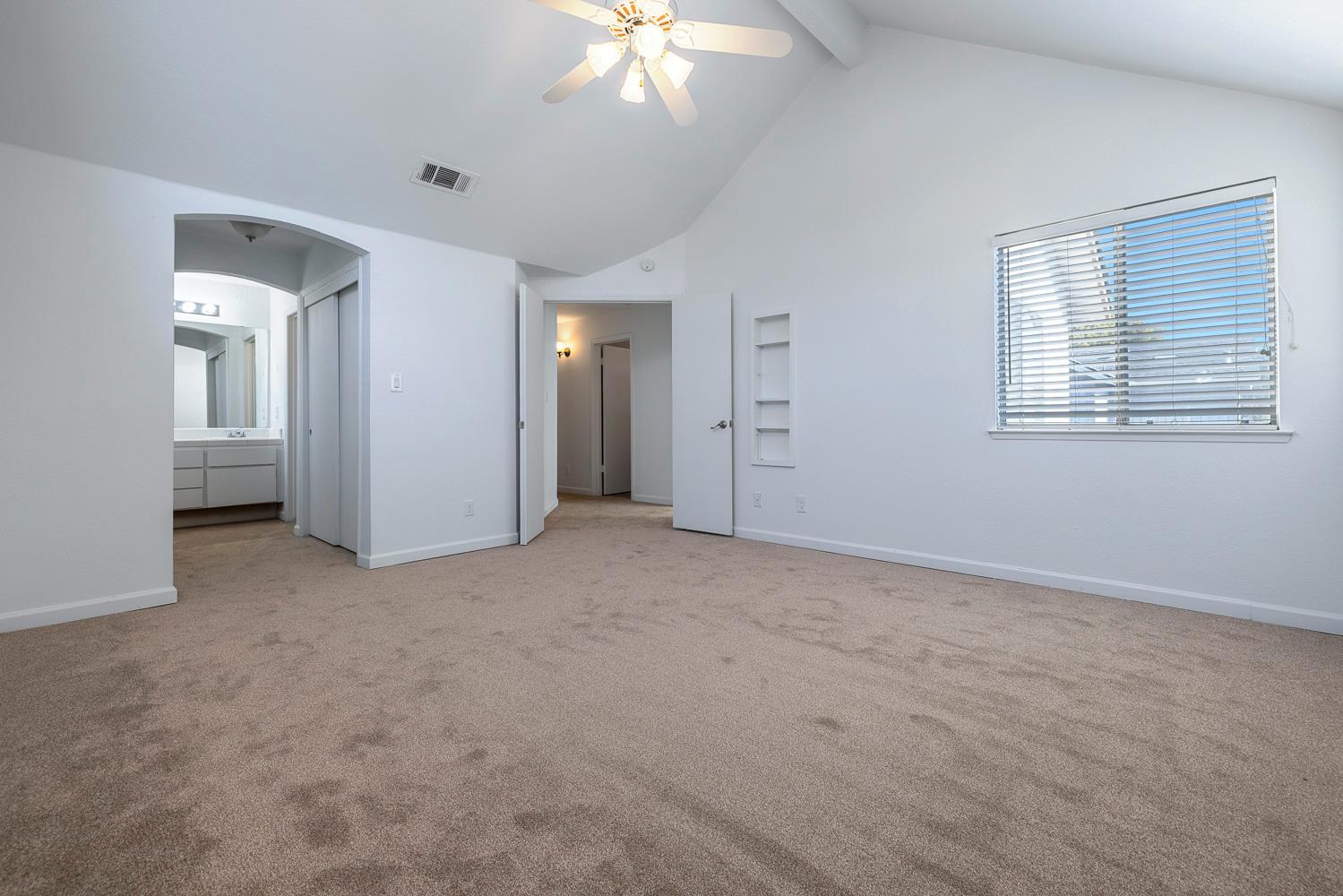 7396 N Price Ave, Fresno, CA 93720